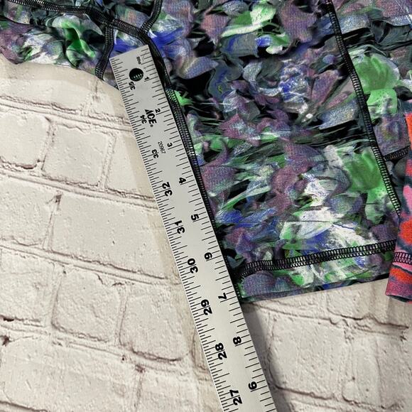 2 Lululemon short bundle - Picture 7 of 10